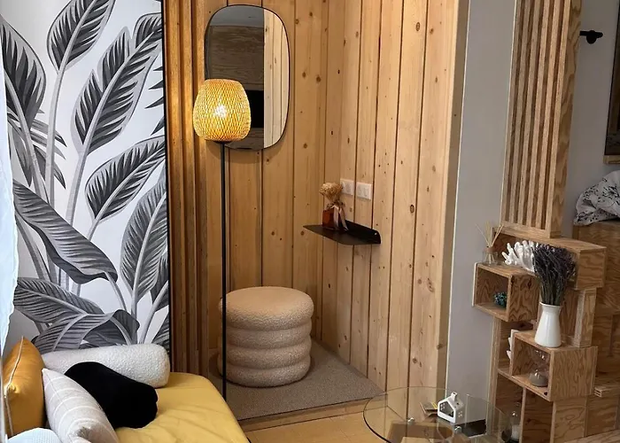 Eden Apartment *